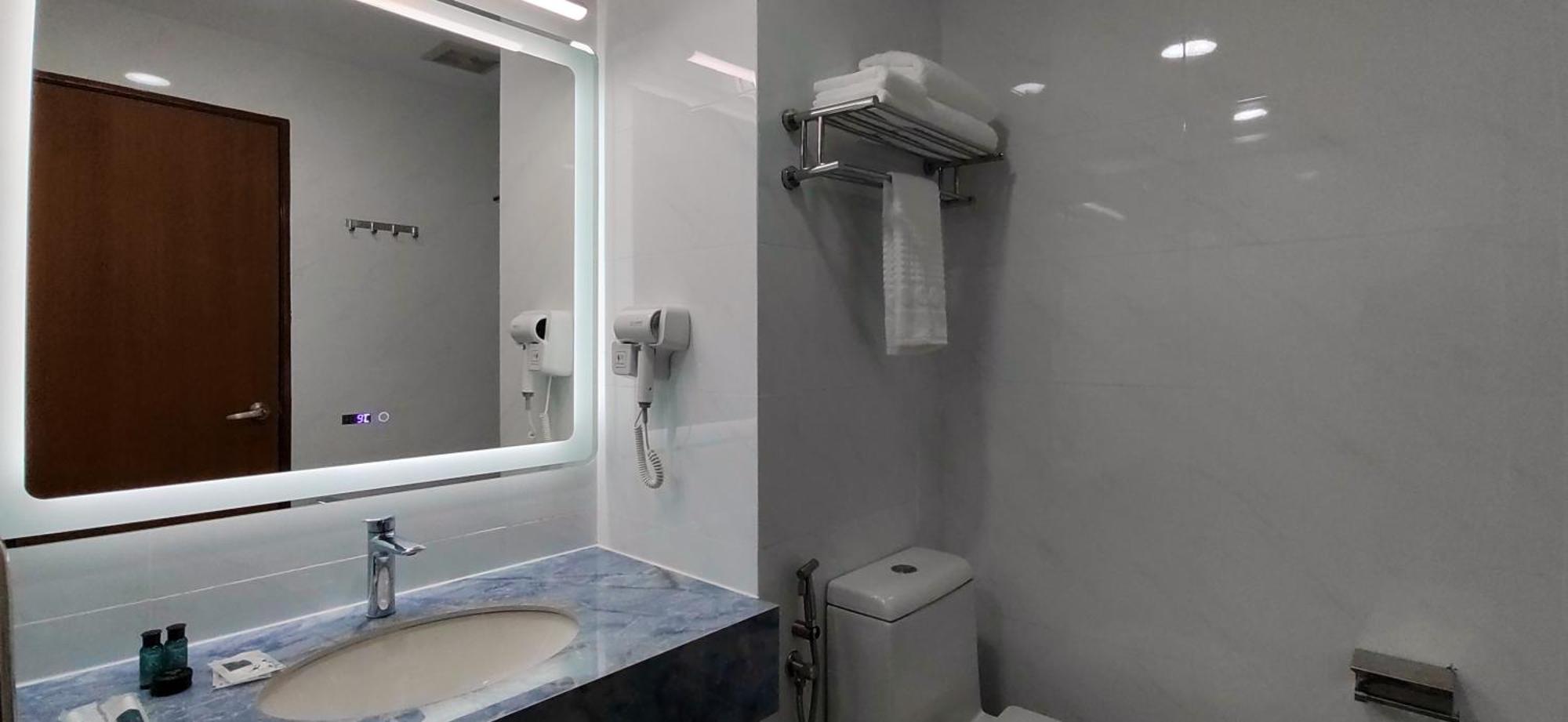 Hotel Kapalai Семпорна Екстериор снимка